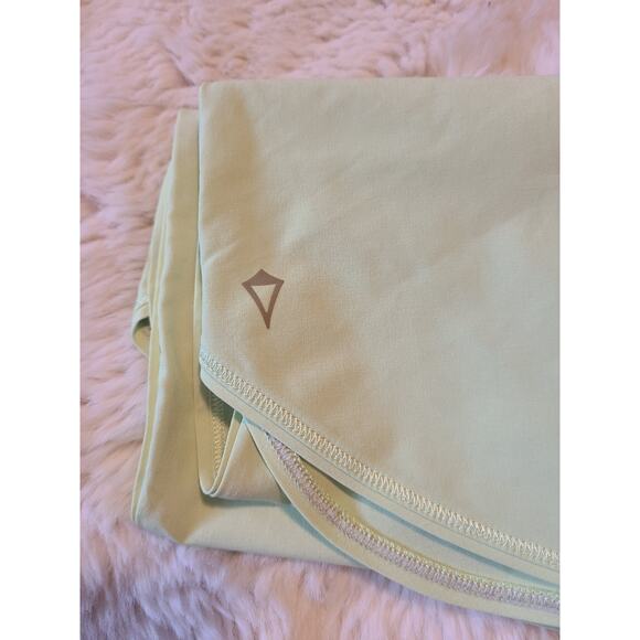 Ivivva by Lululemon Athletic outfit tank and leggings sizes 10 & 12 Girl's - Picture 10 of 10